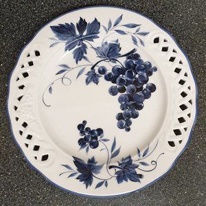 Plate "Grapes" Brunelli Blue and White - made in Italy great condition 8 1/2"